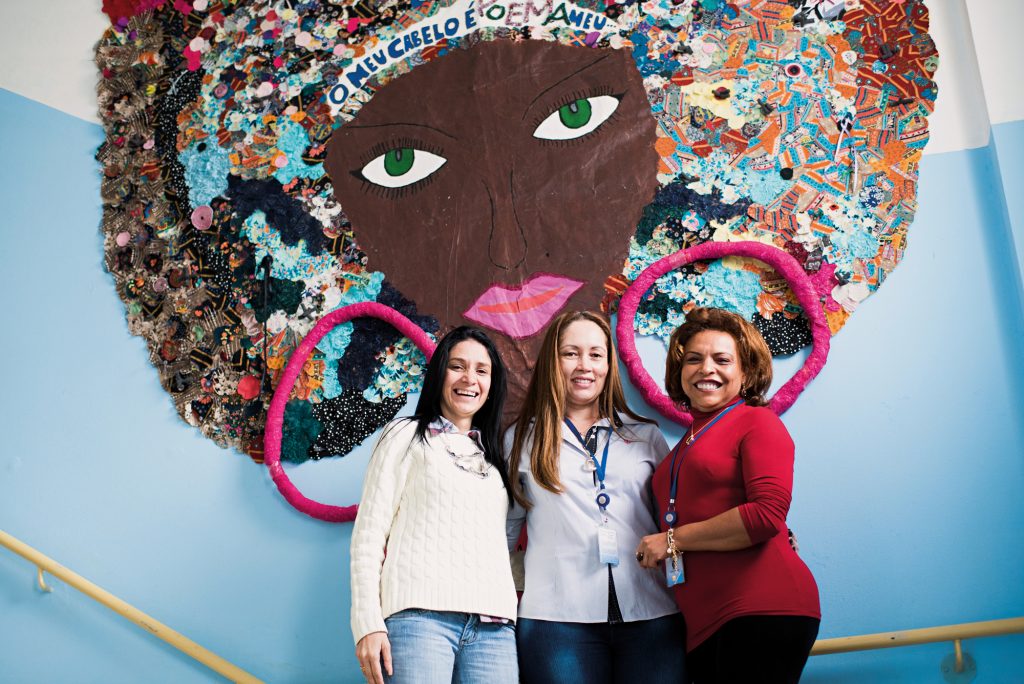 Da esquerda para direita: Débora Ribeiro, professora da Fundação; Rosângela Marinelli, diretora da Casa Topázio; e Sônia dos Santos, pedagoga da instituição.