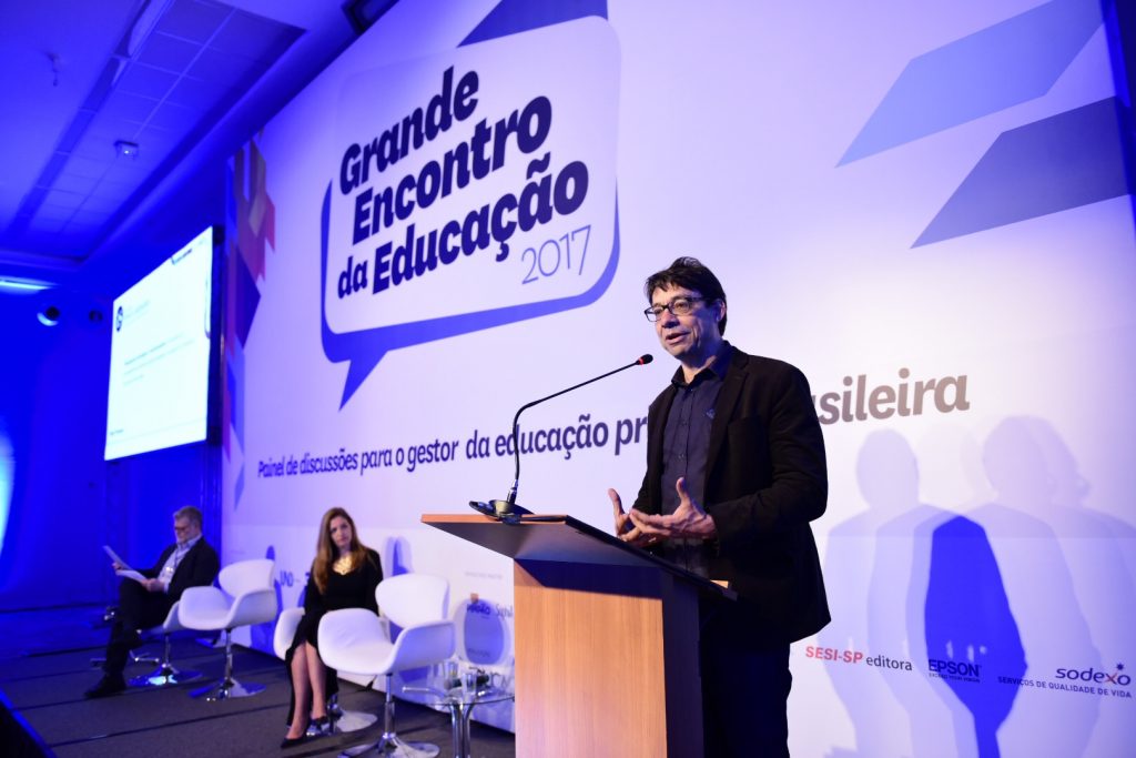 Gestores discutem como incorporar a administração no universo do educador