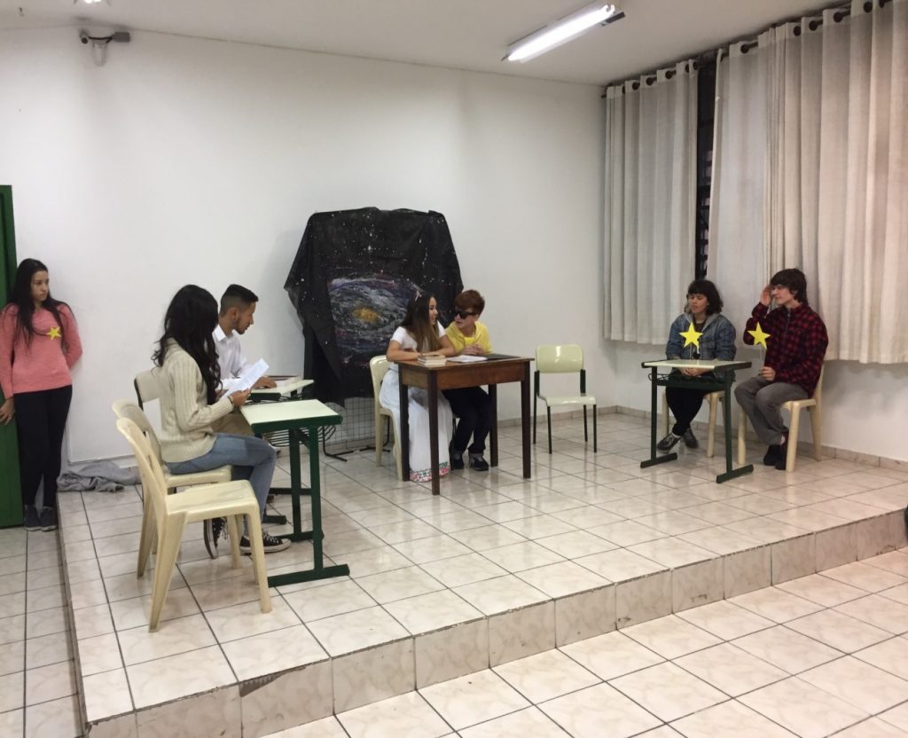 Alunos da Escola Estadual Dª Idalina Macedo Costa Sodré, de São Caetano do Sul (SP), que faz parte do PEA-Unesco desde 2015, fizeram peças de teatro para trabalhar o respeito ao outro. (Foto: Arquivo/Escola Estadual Dª Idalina Macedo Costa Sodré)